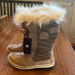 NWT Sorel Tofino II Women’s Boot Size 6